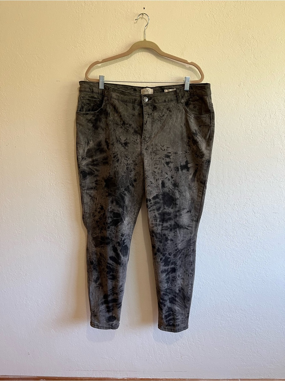 Tie-Dye High-Rise Women’s Jeans - Black/Grey by Lori Goldstein. Size 22W